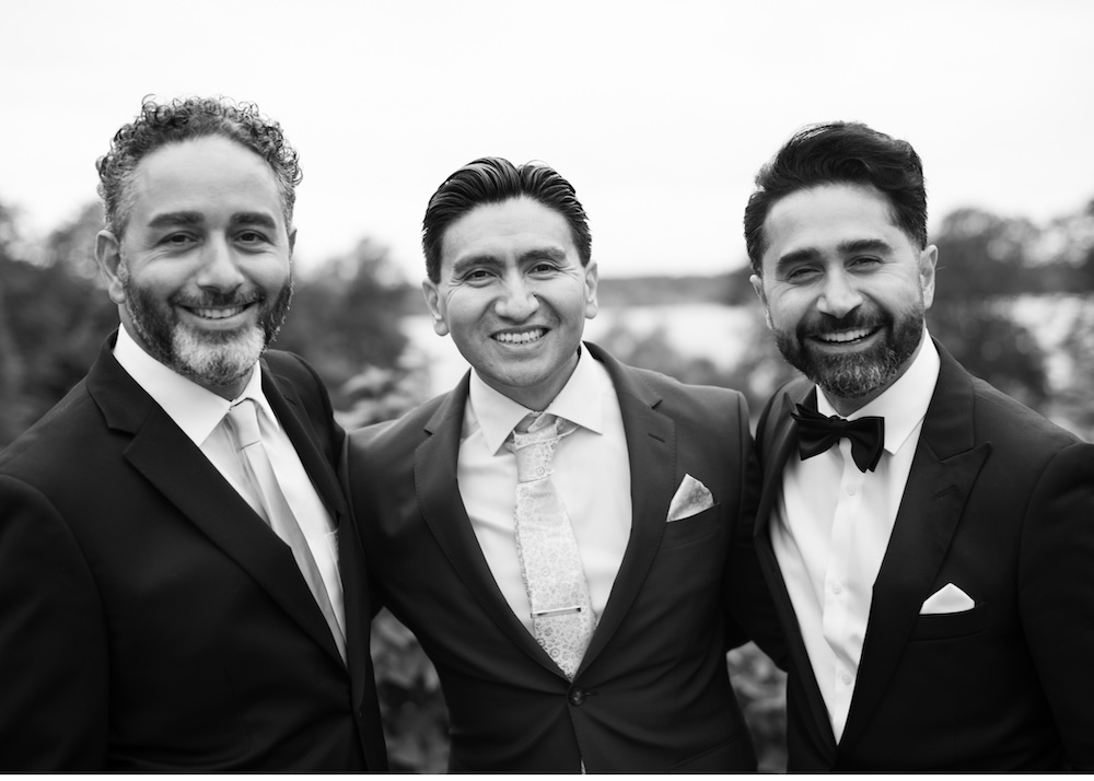 brudgum och bestmen bröllopsfotograf Erika Aminoff